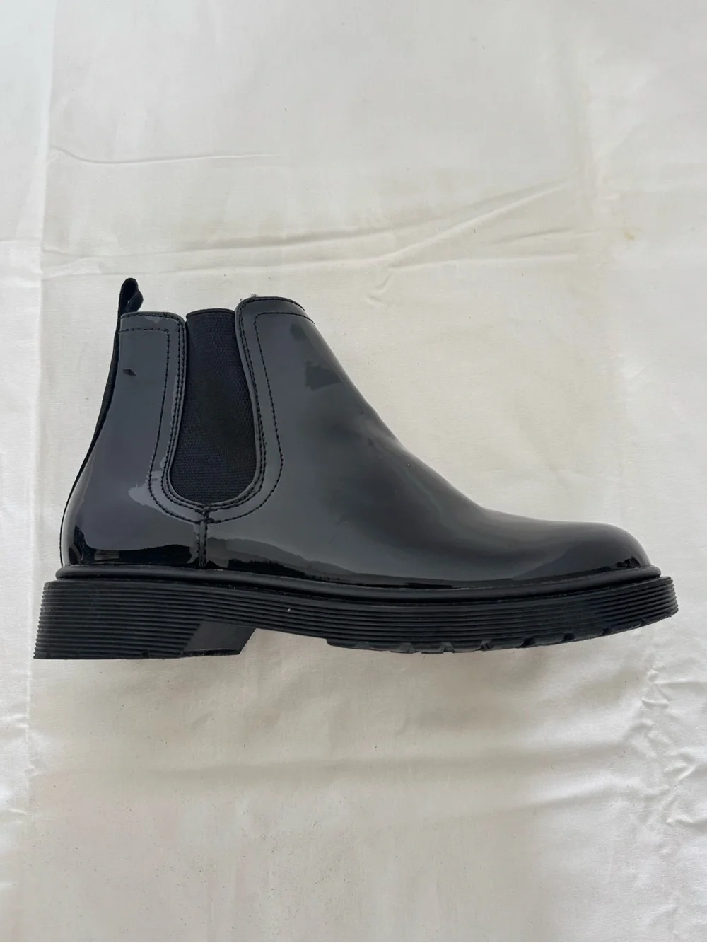 Steve Madden Glossy Black Chelsea Rain Boots Size 4
